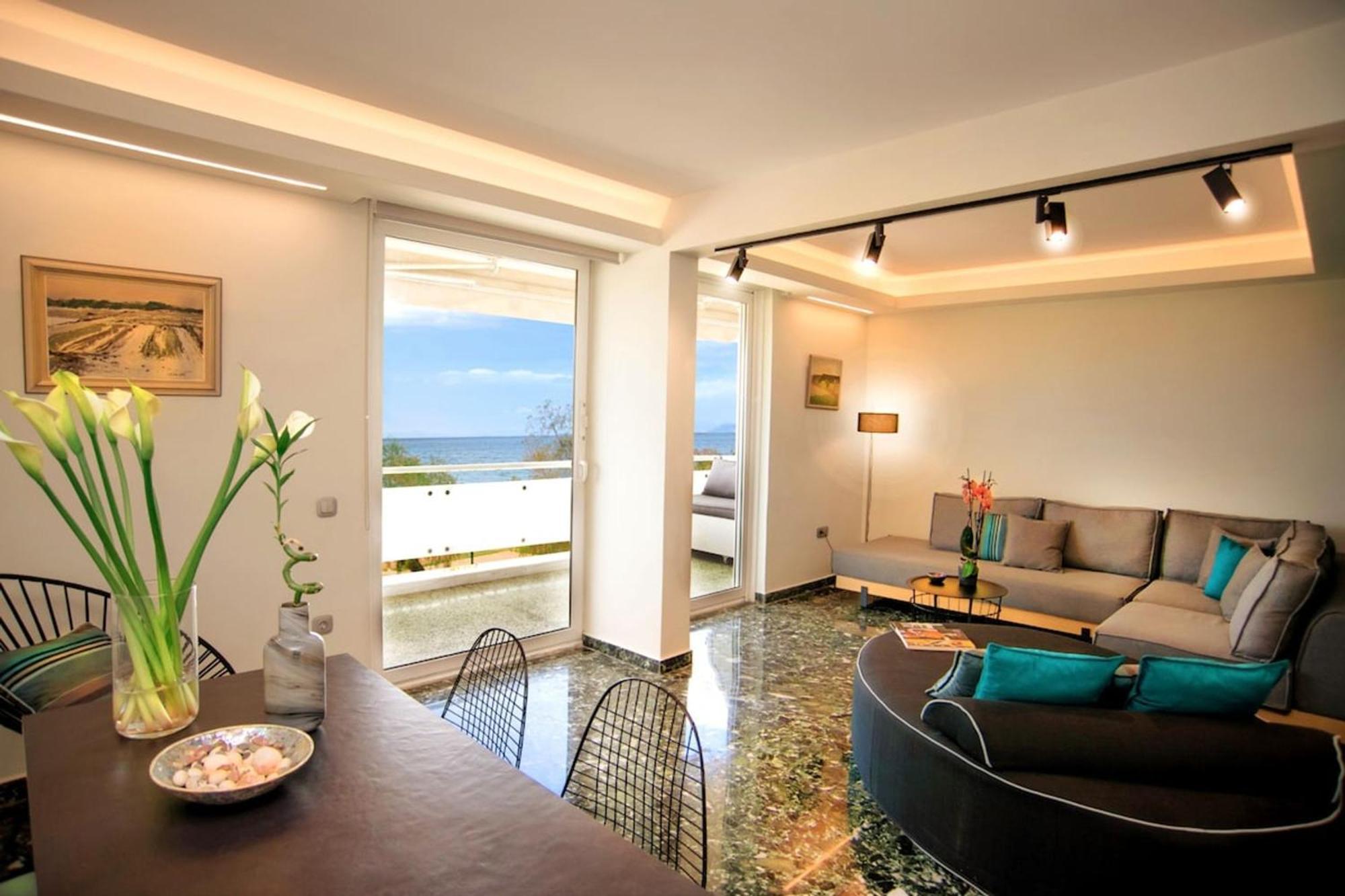 Vouliagmeni Kavouri Beachfront Apartment Athens